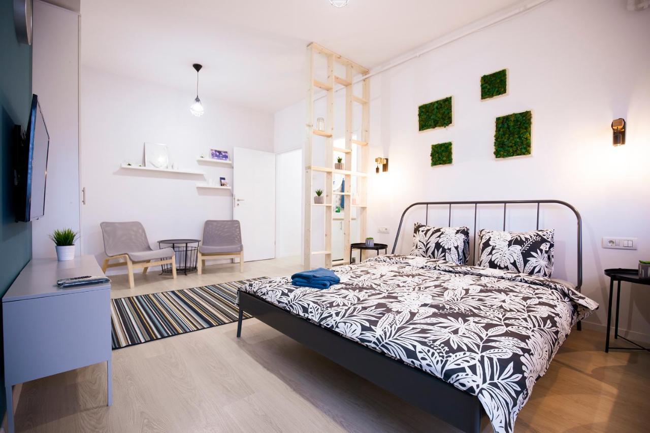 Ideal Studio Bukares Bagian luar foto